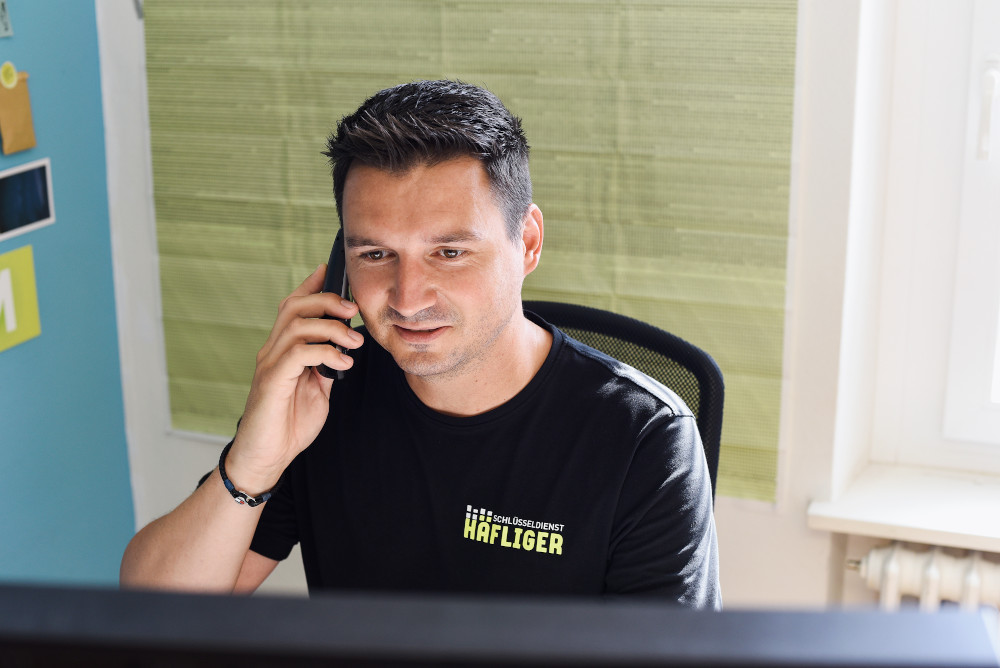 Schlüsseldienst Hombrechtikon – persönliche Telefonberatung